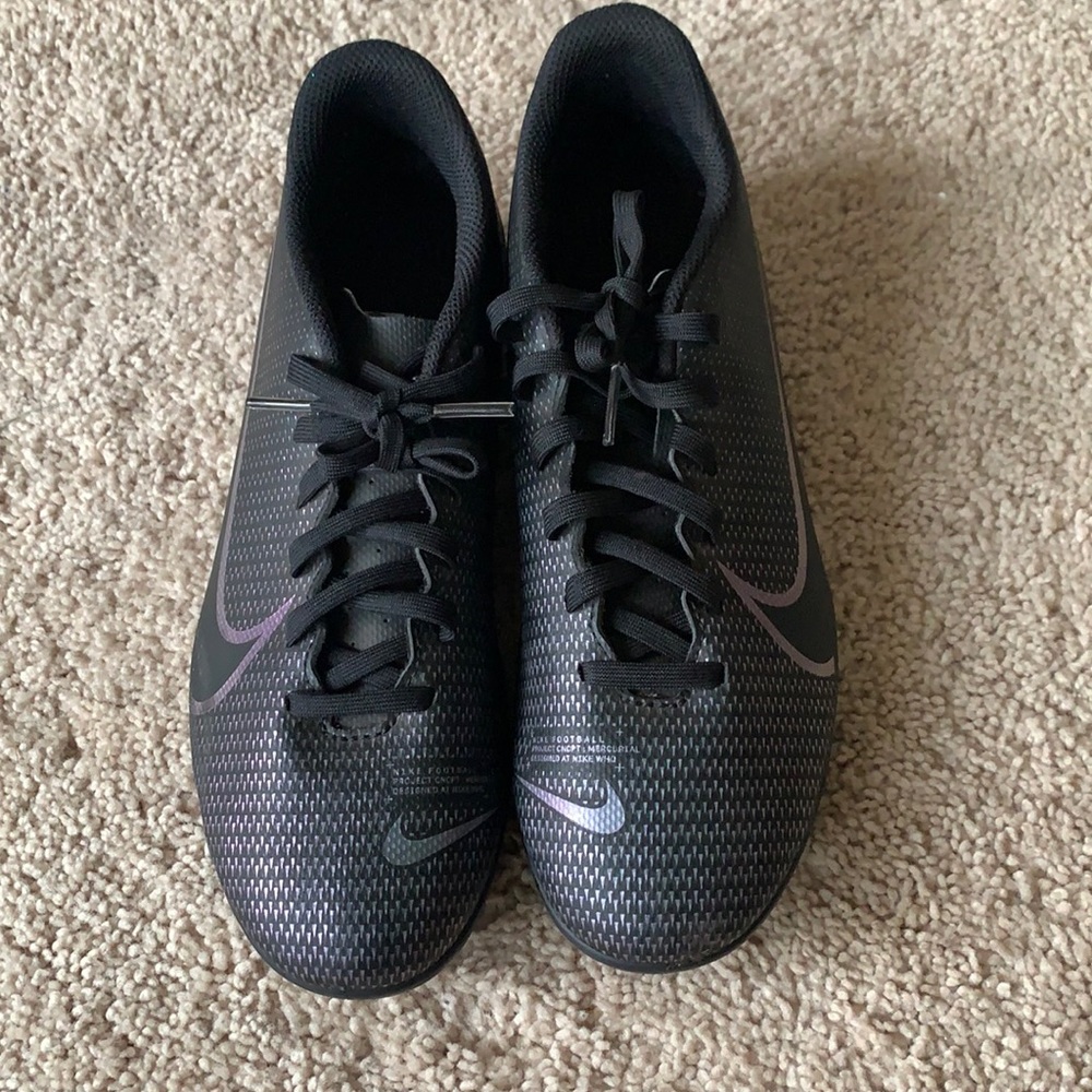 Nike Mercurial Vapor 13 Club FG Soccer Cleats